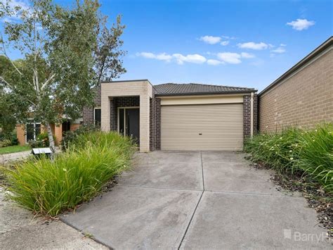 2 Versace Court, Pakenham VIC 3810 